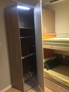 Cameretta con letto a castello e cabina armadio Doimo Cityline a prezzo di offerta outlet