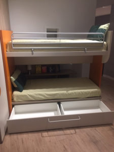 Cameretta con letto a castello e cabina armadio Doimo Cityline a prezzo di offerta outlet