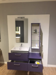 Mobile lavabo in offerta outlet, completo di lavabo, specchio, lampada