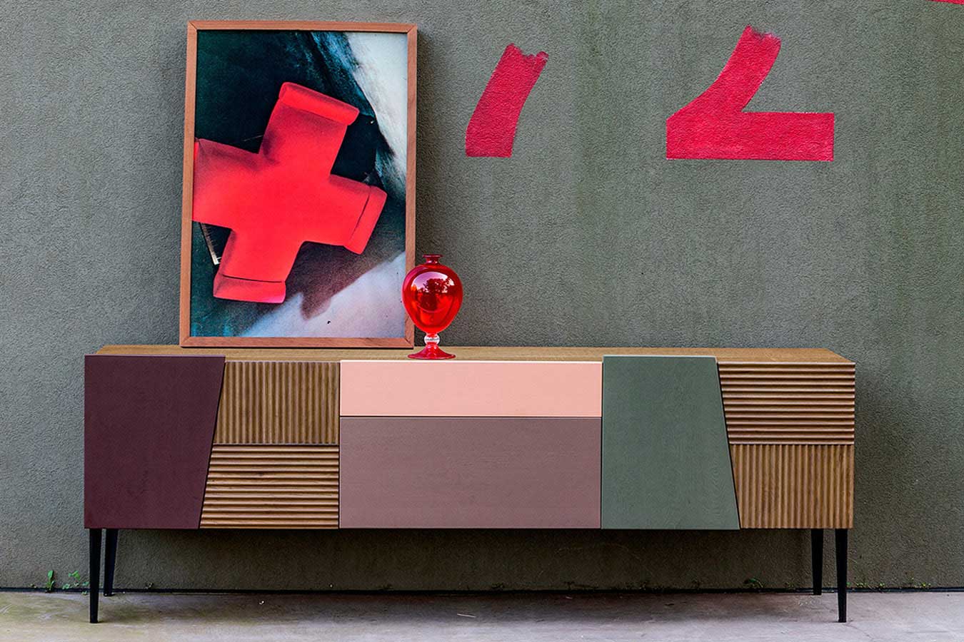 Madia credenza Zero.16 in legno massello di rovere di Devina Nais