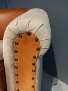 Poltrona vintage in cuoio e tessuto design old style