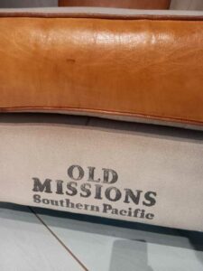 Poltrona vintage in cuoio e tessuto design old style