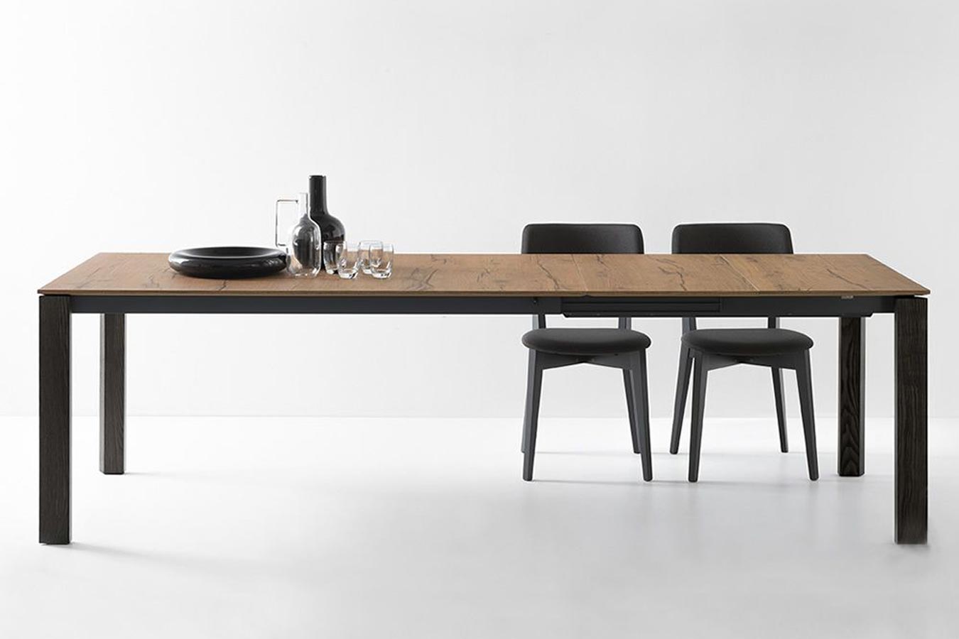 Tavolo Eminence nero e legno di Connubia Calligaris